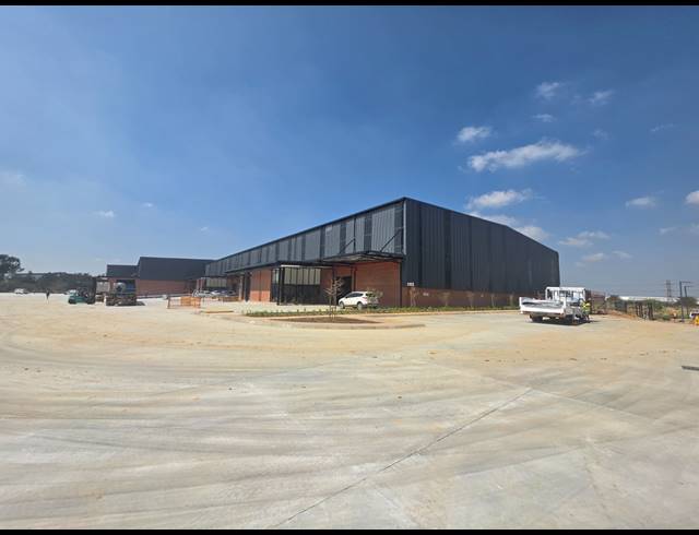 2,200M² WAREHOUSE TO LET IN GOSFORTH PARK